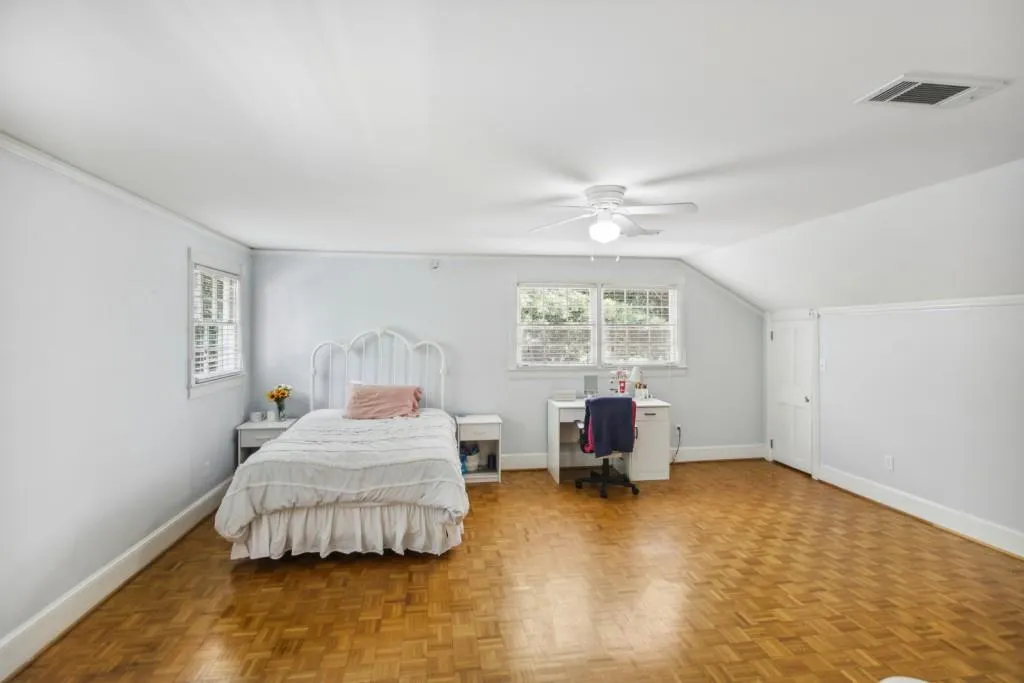 275 Glen Lake Drive, Atlanta, Georgia 30327, 5 Bedrooms Bedrooms, ,3 BathroomsBathrooms,Residential,Sold,275 Glen Lake Drive,7063089