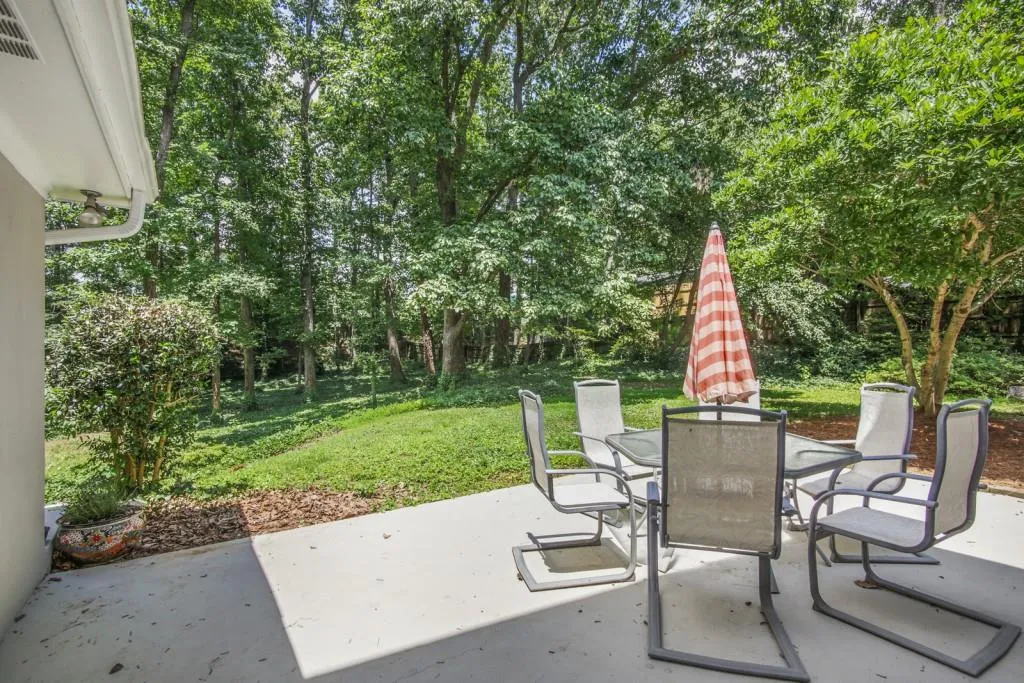 275 Glen Lake Drive, Atlanta, Georgia 30327, 5 Bedrooms Bedrooms, ,3 BathroomsBathrooms,Residential,Sold,275 Glen Lake Drive,7063089