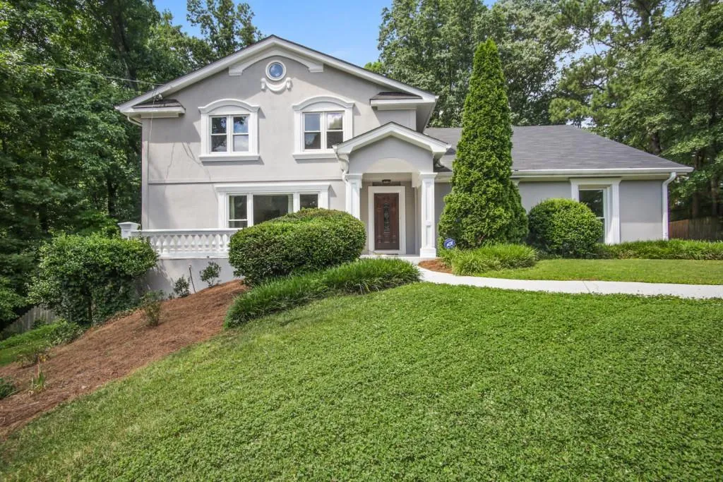 275 Glen Lake Drive, Atlanta, Georgia 30327, 5 Bedrooms Bedrooms, ,3 BathroomsBathrooms,Residential,Sold,275 Glen Lake Drive,7063089