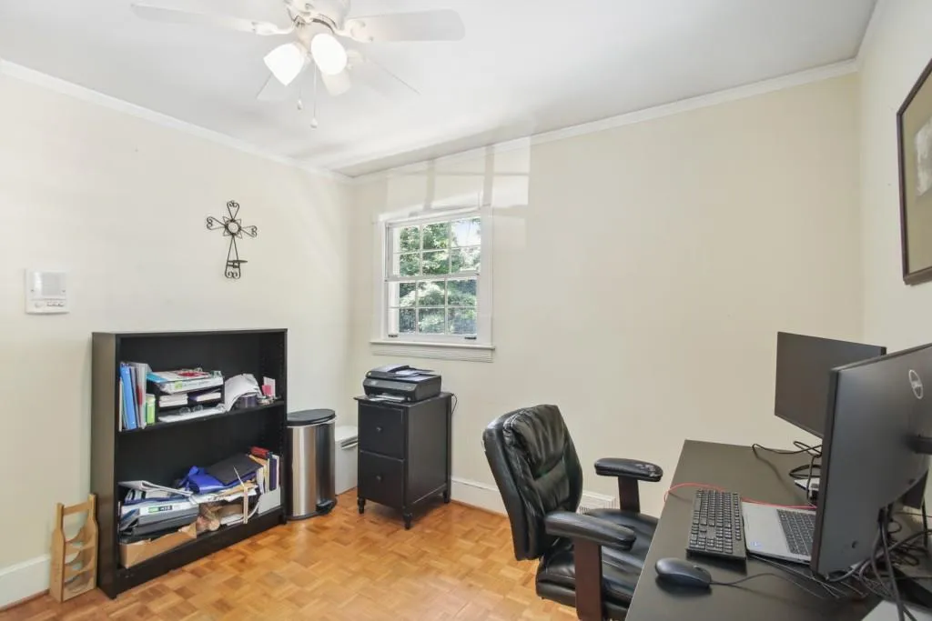275 Glen Lake Drive, Atlanta, Georgia 30327, 5 Bedrooms Bedrooms, ,3 BathroomsBathrooms,Residential,Sold,275 Glen Lake Drive,7063089