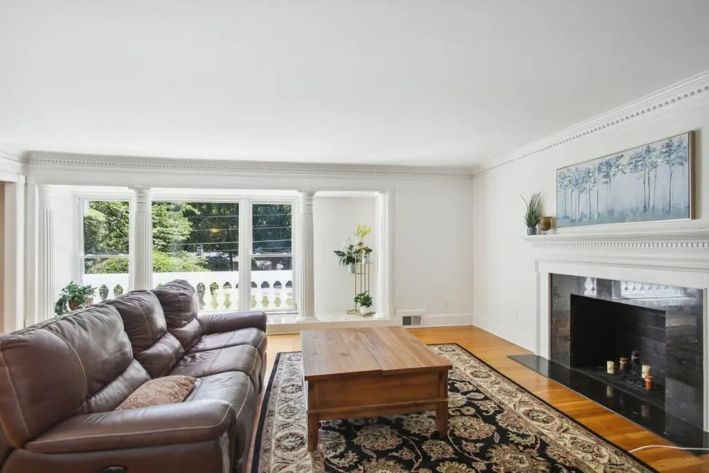 275 Glen Lake Drive, Atlanta, Georgia 30327, 5 Bedrooms Bedrooms, ,3 BathroomsBathrooms,Residential,Sold,275 Glen Lake Drive,7063089