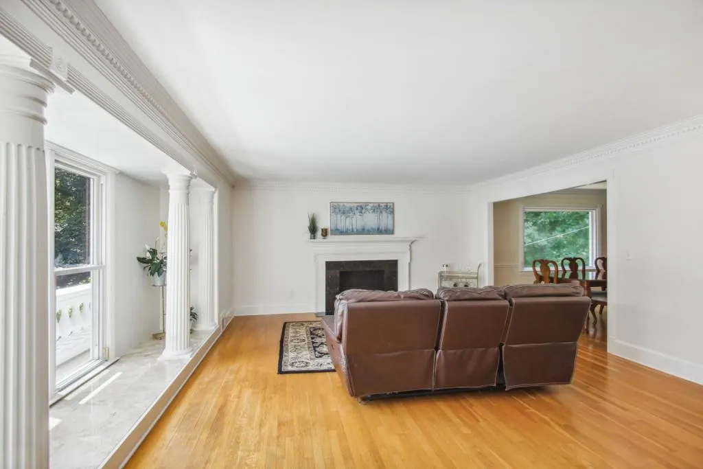 275 Glen Lake Drive, Atlanta, Georgia 30327, 5 Bedrooms Bedrooms, ,3 BathroomsBathrooms,Residential,Sold,275 Glen Lake Drive,7063089