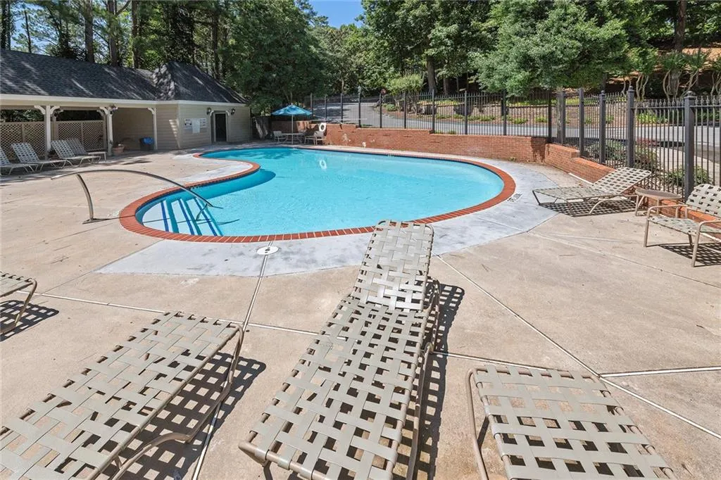 1108 Camden Court, Atlanta, Georgia 30327, 2 Bedrooms Bedrooms, ,2 BathroomsBathrooms,Residential,Sold,1108 Camden Court,6574138