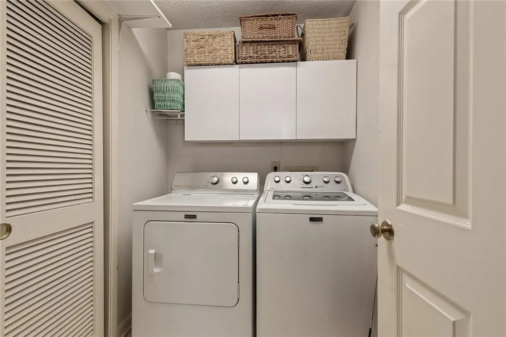 1108 Camden Court, Atlanta, Georgia 30327, 2 Bedrooms Bedrooms, ,2 BathroomsBathrooms,Residential,Sold,1108 Camden Court,6574138