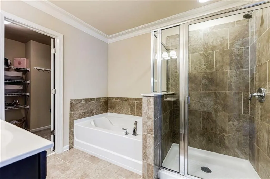 7405 Highland Bluff, Atlanta, Georgia 30328, 3 Bedrooms Bedrooms, ,3 BathroomsBathrooms,Residential,Sold,7405 Highland Bluff,6874593