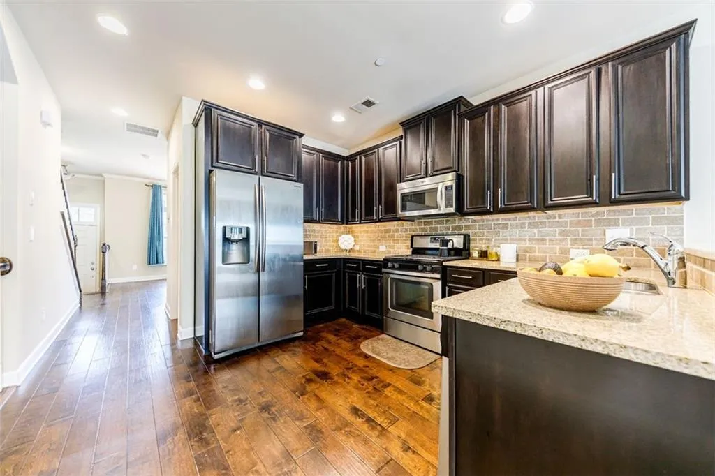 7405 Highland Bluff, Atlanta, Georgia 30328, 3 Bedrooms Bedrooms, ,3 BathroomsBathrooms,Residential,Sold,7405 Highland Bluff,6874593