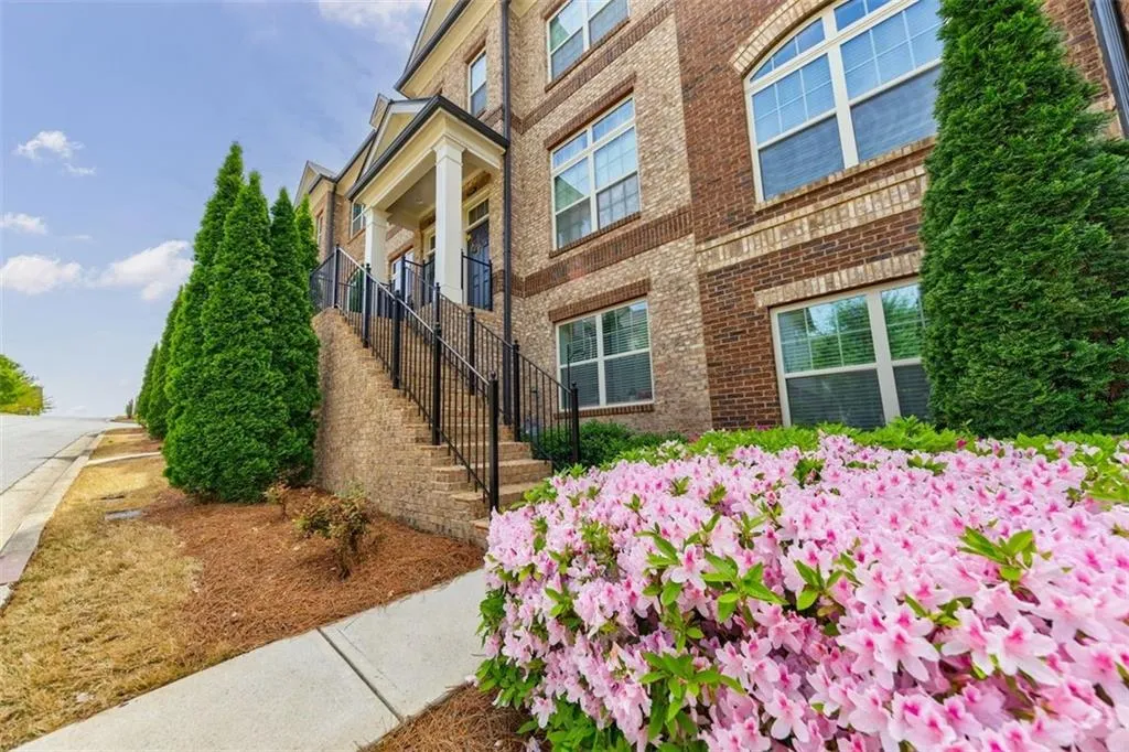 7405 Highland Bluff, Atlanta, Georgia 30328, 3 Bedrooms Bedrooms, ,3 BathroomsBathrooms,Residential,Sold,7405 Highland Bluff,6874593