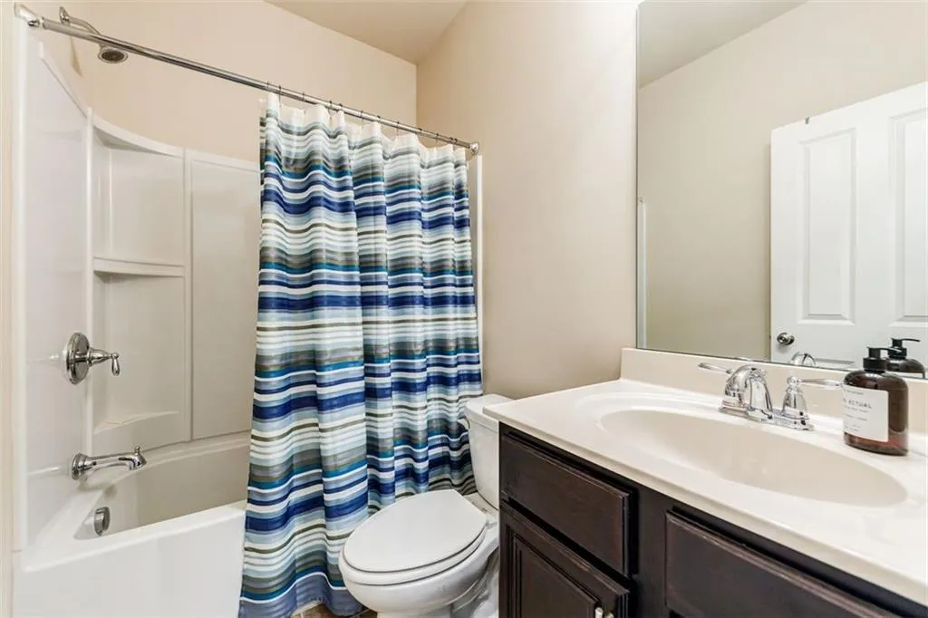 7405 Highland Bluff, Atlanta, Georgia 30328, 3 Bedrooms Bedrooms, ,3 BathroomsBathrooms,Residential,Sold,7405 Highland Bluff,6874593