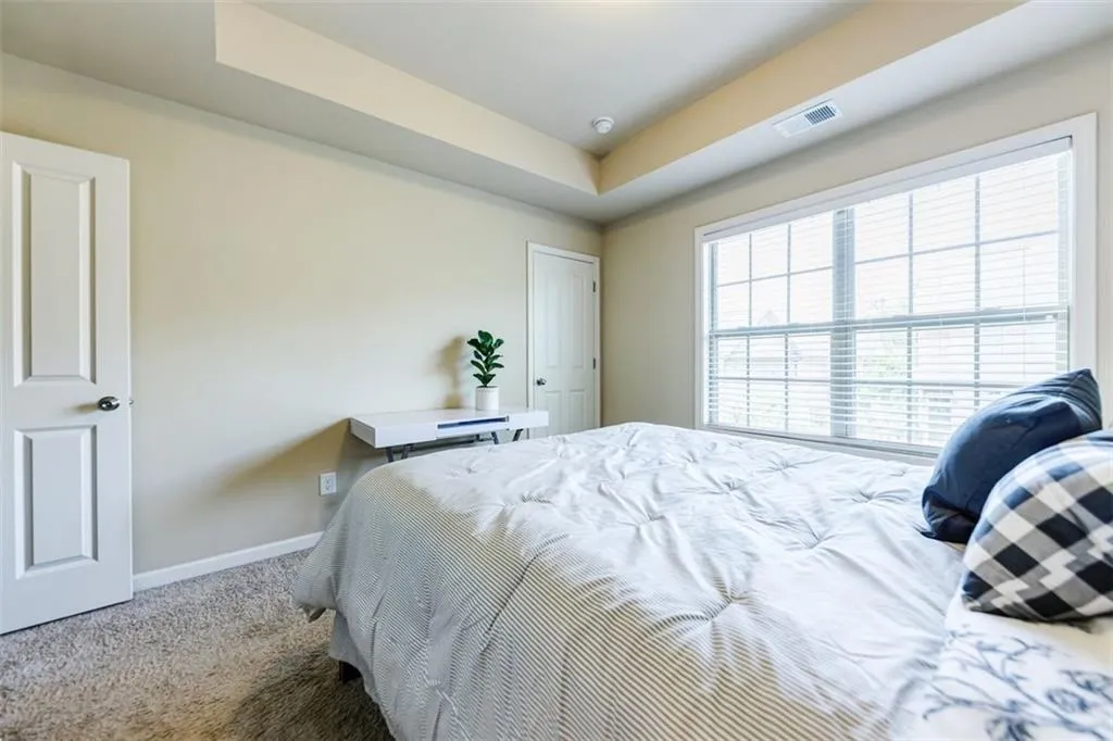 7405 Highland Bluff, Atlanta, Georgia 30328, 3 Bedrooms Bedrooms, ,3 BathroomsBathrooms,Residential,Sold,7405 Highland Bluff,6874593