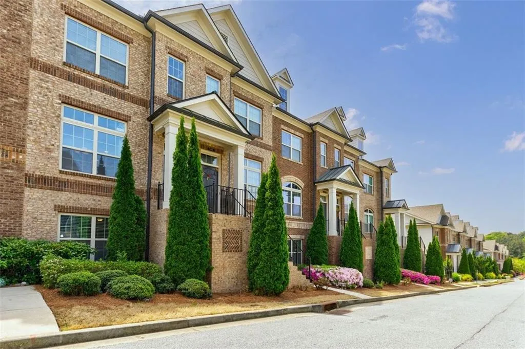 7405 Highland Bluff, Atlanta, Georgia 30328, 3 Bedrooms Bedrooms, ,3 BathroomsBathrooms,Residential,Sold,7405 Highland Bluff,6874593