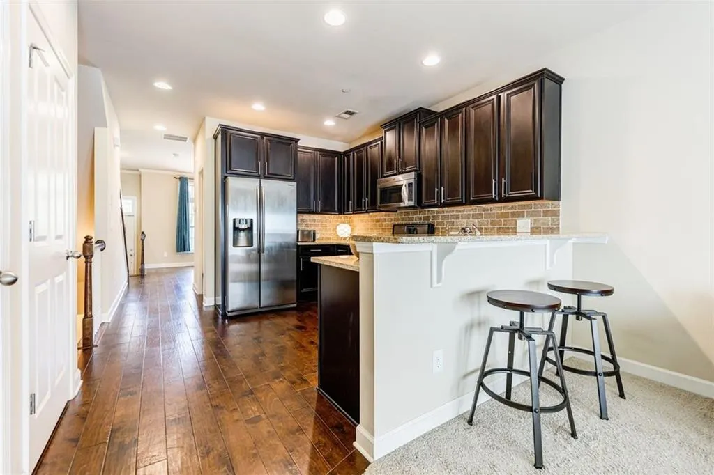 7405 Highland Bluff, Atlanta, Georgia 30328, 3 Bedrooms Bedrooms, ,3 BathroomsBathrooms,Residential,Sold,7405 Highland Bluff,6874593