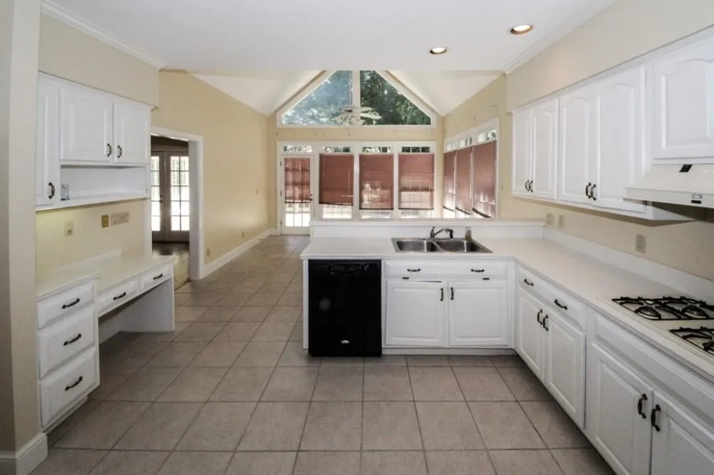 135 Belmont Trace, Sandy Springs, Georgia 30328, 3 Bedrooms Bedrooms, ,2 BathroomsBathrooms,Residential,Sold,135 Belmont Trace,6040336