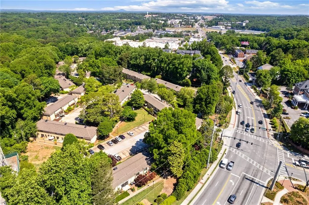 5400 Roswell Road Unit A4, Sandy Springs, Georgia 30342, 2 Bedrooms Bedrooms, ,1 BathroomBathrooms,Residential,For Sale,5400 Roswell Road Unit A4,7762124