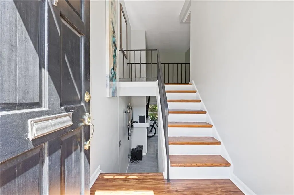 5400 Roswell Road Unit A4, Sandy Springs, Georgia 30342, 2 Bedrooms Bedrooms, ,1 BathroomBathrooms,Residential,For Sale,5400 Roswell Road Unit A4,7762124