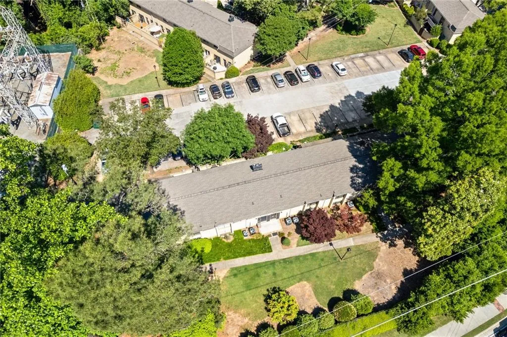 5400 Roswell Road Unit A4, Sandy Springs, Georgia 30342, 2 Bedrooms Bedrooms, ,1 BathroomBathrooms,Residential,For Sale,5400 Roswell Road Unit A4,7762124