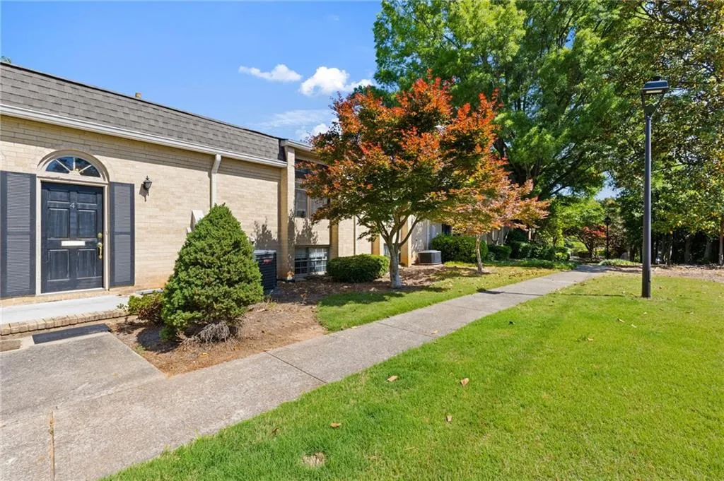 5400 Roswell Road Unit A4, Sandy Springs, Georgia 30342, 2 Bedrooms Bedrooms, ,1 BathroomBathrooms,Residential,For Sale,5400 Roswell Road Unit A4,7762124