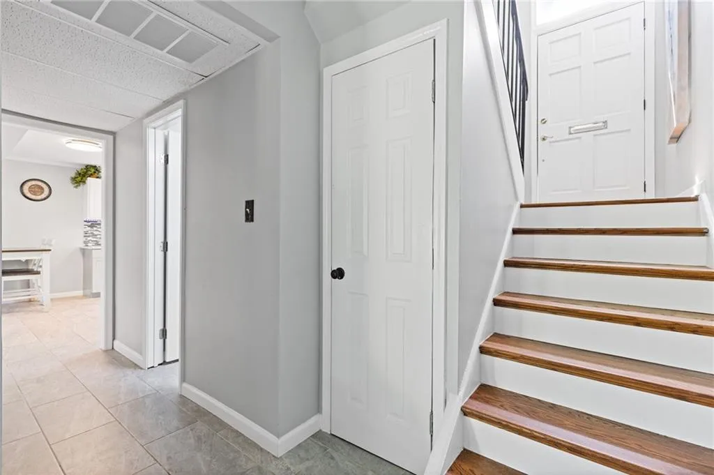 5400 Roswell Road Unit A4, Sandy Springs, Georgia 30342, 2 Bedrooms Bedrooms, ,1 BathroomBathrooms,Residential,For Sale,5400 Roswell Road Unit A4,7762124