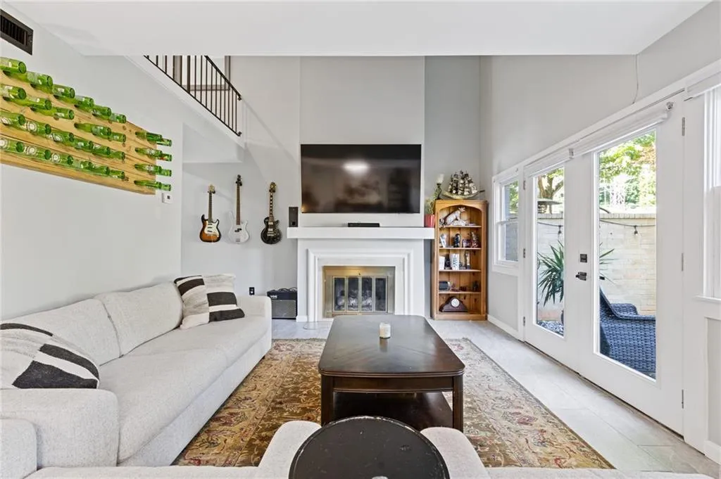 5400 Roswell Road Unit A4, Sandy Springs, Georgia 30342, 2 Bedrooms Bedrooms, ,1 BathroomBathrooms,Residential,For Sale,5400 Roswell Road Unit A4,7762124