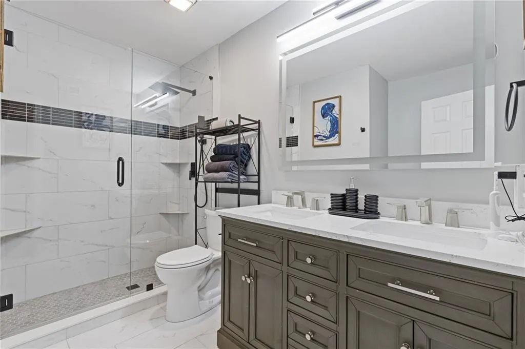 5400 Roswell Road Unit A4, Sandy Springs, Georgia 30342, 2 Bedrooms Bedrooms, ,1 BathroomBathrooms,Residential,For Sale,5400 Roswell Road Unit A4,7762124