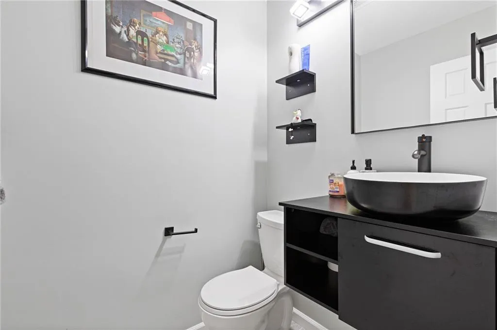 5400 Roswell Road Unit A4, Sandy Springs, Georgia 30342, 2 Bedrooms Bedrooms, ,1 BathroomBathrooms,Residential,For Sale,5400 Roswell Road Unit A4,7762124