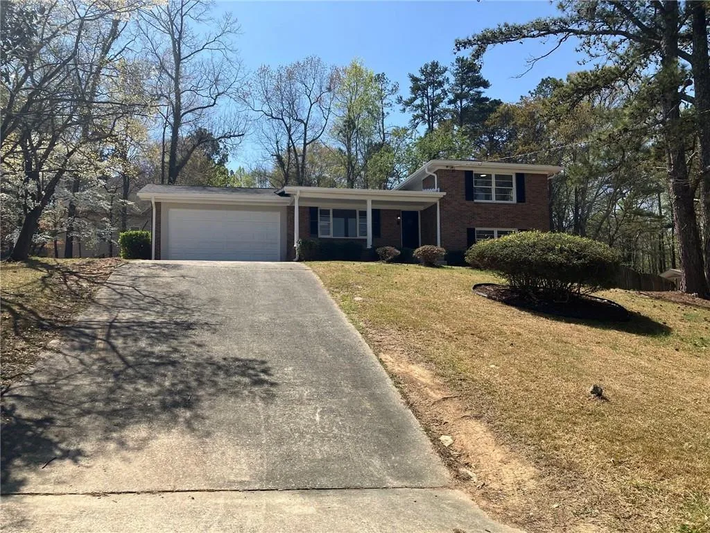 490 Larchmont Drive Nw, Atlanta, Georgia 30318, 4 Bedrooms Bedrooms, ,2 BathroomsBathrooms,Residential,Sold,490 Larchmont Drive Nw,7549627