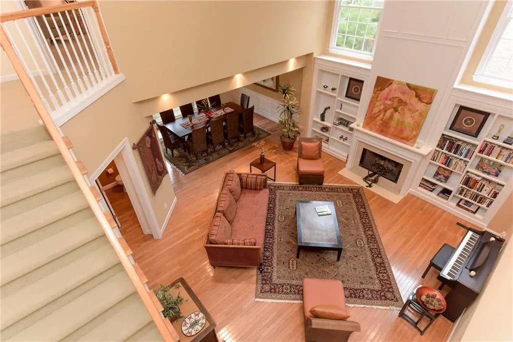 430 Glenridge Close Court, Sandy Springs, Georgia 30328, 3 Bedrooms Bedrooms, ,2 BathroomsBathrooms,Residential,Sold,430 Glenridge Close Court,5601054