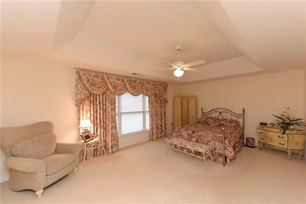 430 Glenridge Close Court, Sandy Springs, Georgia 30328, 3 Bedrooms Bedrooms, ,2 BathroomsBathrooms,Residential,Sold,430 Glenridge Close Court,5601054