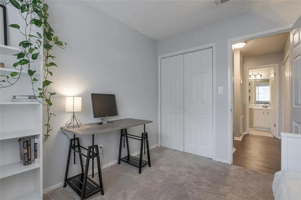 6816 Glenridge Drive Unit J, Sandy Springs, Georgia 30328, 2 Bedrooms Bedrooms, ,2 BathroomsBathrooms,Residential,Sold,6816 Glenridge Drive Unit J,6767463