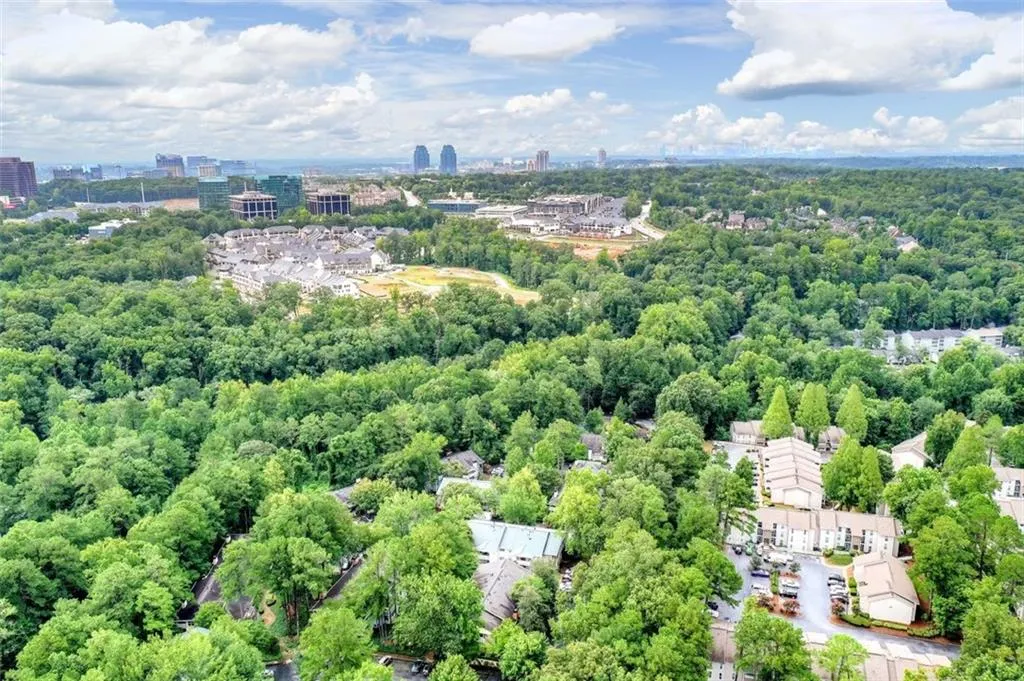 6816 Glenridge Drive Unit J, Sandy Springs, Georgia 30328, 2 Bedrooms Bedrooms, ,2 BathroomsBathrooms,Residential,Sold,6816 Glenridge Drive Unit J,6767463