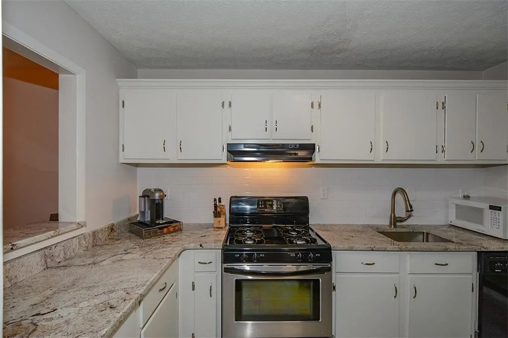 805 Woodcliff Drive Unit 805, Sandy Springs, Georgia 30350, 2 Bedrooms Bedrooms, ,1 BathroomBathrooms,Residential,Sold,805 Woodcliff Drive Unit 805,5697576