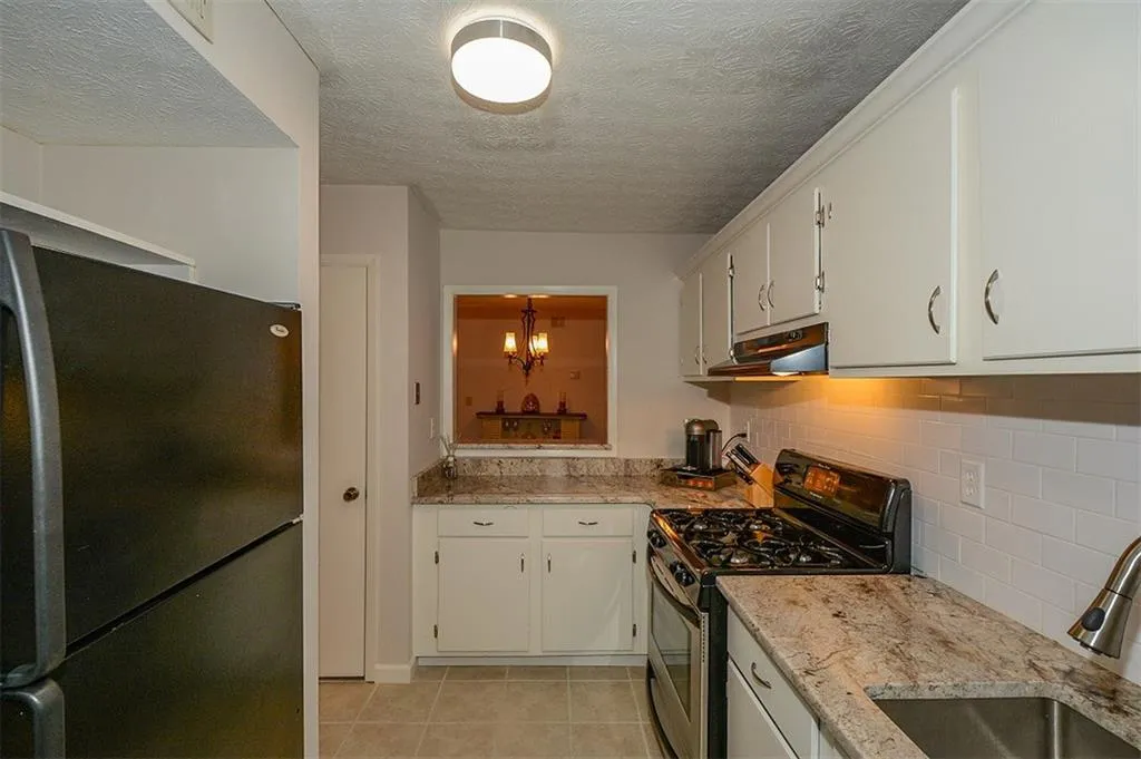 805 Woodcliff Drive Unit 805, Sandy Springs, Georgia 30350, 2 Bedrooms Bedrooms, ,1 BathroomBathrooms,Residential,Sold,805 Woodcliff Drive Unit 805,5697576