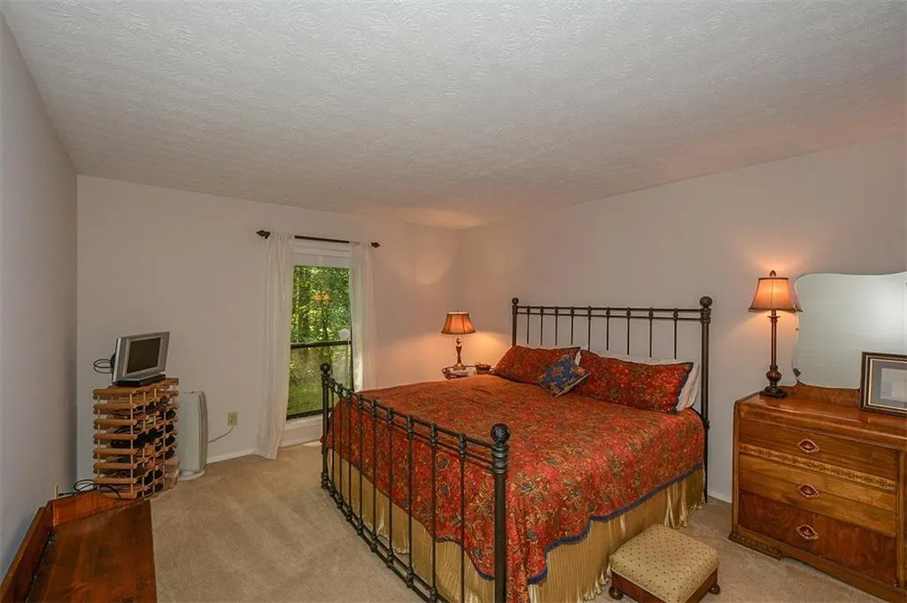 805 Woodcliff Drive Unit 805, Sandy Springs, Georgia 30350, 2 Bedrooms Bedrooms, ,1 BathroomBathrooms,Residential,Sold,805 Woodcliff Drive Unit 805,5697576