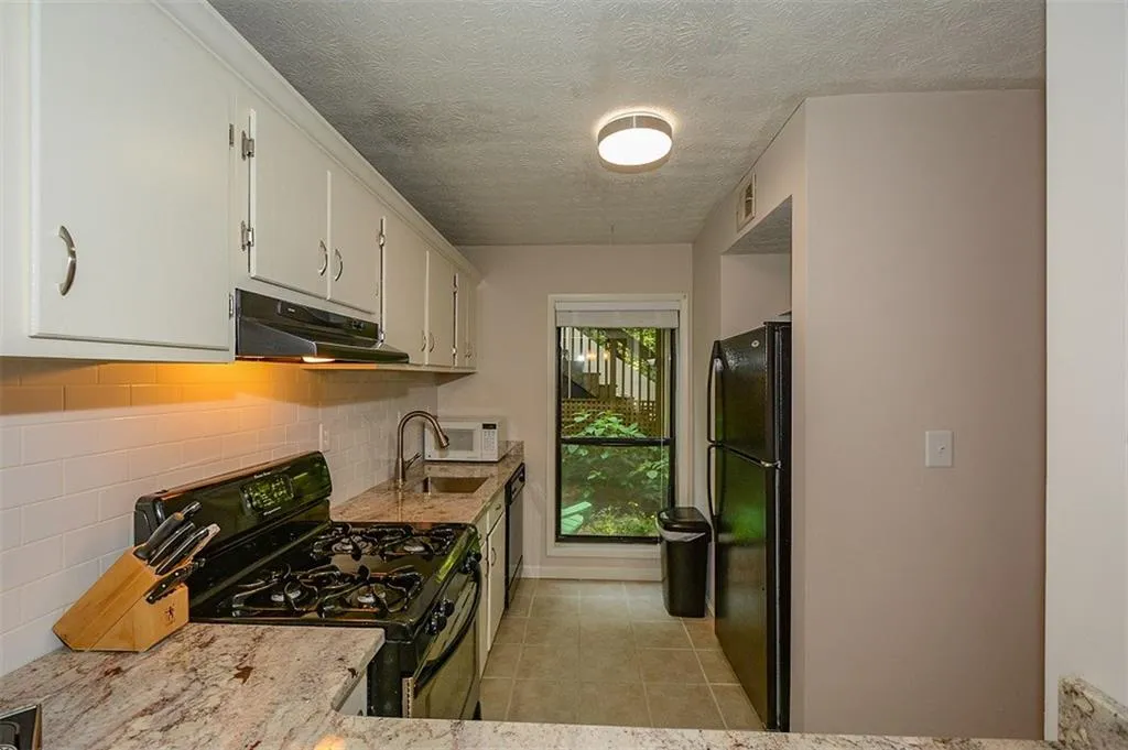 805 Woodcliff Drive Unit 805, Sandy Springs, Georgia 30350, 2 Bedrooms Bedrooms, ,1 BathroomBathrooms,Residential,Sold,805 Woodcliff Drive Unit 805,5697576