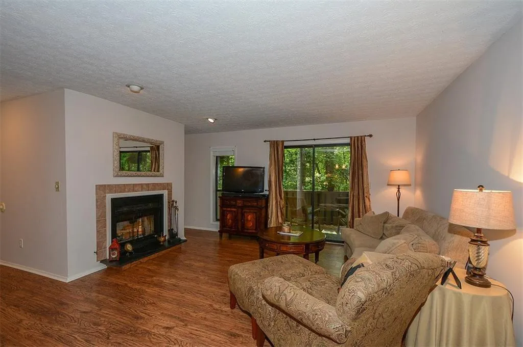 805 Woodcliff Drive Unit 805, Sandy Springs, Georgia 30350, 2 Bedrooms Bedrooms, ,1 BathroomBathrooms,Residential,Sold,805 Woodcliff Drive Unit 805,5697576