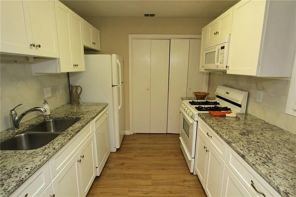 906 Gettysburg Place, Atlanta, Georgia 30350, 2 Bedrooms Bedrooms, ,2 BathroomsBathrooms,Residential,Sold,906 Gettysburg Place,6018289