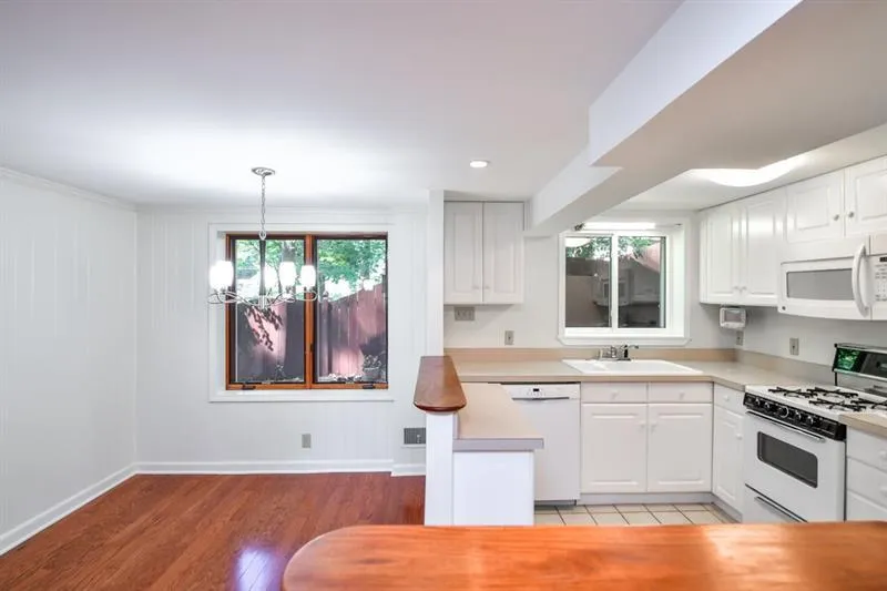 64 Spruell Springs Road, Sandy Springs, Georgia 30342, 3 Bedrooms Bedrooms, ,2 BathroomsBathrooms,Residential,Sold,64 Spruell Springs Road,6074767