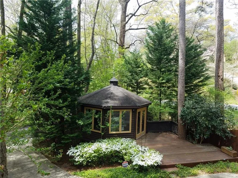 64 Spruell Springs Road, Sandy Springs, Georgia 30342, 3 Bedrooms Bedrooms, ,2 BathroomsBathrooms,Residential,Sold,64 Spruell Springs Road,6074767