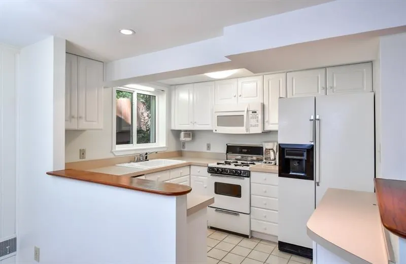 64 Spruell Springs Road, Sandy Springs, Georgia 30342, 3 Bedrooms Bedrooms, ,2 BathroomsBathrooms,Residential,Sold,64 Spruell Springs Road,6074767