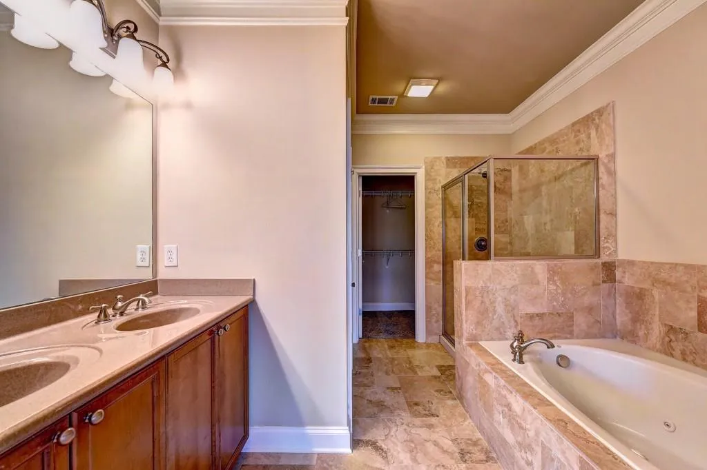 905 Persimmon Point Unit 905, Atlanta, Georgia 30328, 3 Bedrooms Bedrooms, ,2 BathroomsBathrooms,Residential,Sold,905 Persimmon Point Unit 905,6112062