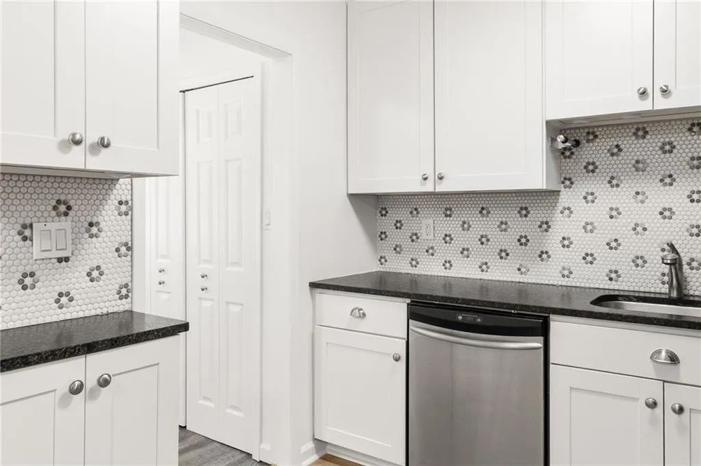 2941 Caldwell Road Ne Unit A4, Brookhaven, Georgia 30319, 2 Bedrooms Bedrooms, ,1 BathroomBathrooms,Residential,For Sale,2941 Caldwell Road Ne Unit A4,7682351