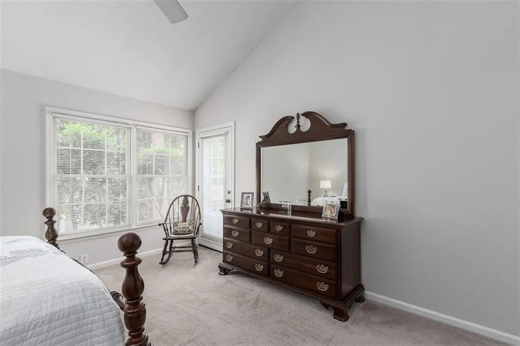 104 Dunwoody Springs Drive, Sandy Springs, Georgia 30328, 2 Bedrooms Bedrooms, ,2 BathroomsBathrooms,Residential,Sold,104 Dunwoody Springs Drive,6910025