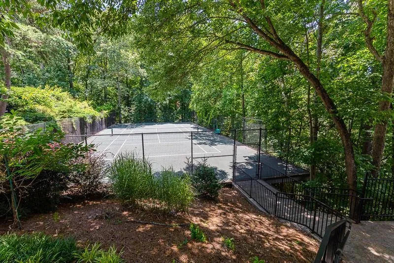 5720 Oak Landing, Sandy Springs, Georgia 30327, 3 Bedrooms Bedrooms, ,3 BathroomsBathrooms,Residential,Sold,5720 Oak Landing,6739887