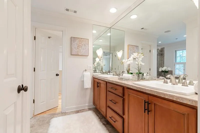 5720 Oak Landing, Sandy Springs, Georgia 30327, 3 Bedrooms Bedrooms, ,3 BathroomsBathrooms,Residential,Sold,5720 Oak Landing,6739887