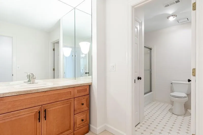 5720 Oak Landing, Sandy Springs, Georgia 30327, 3 Bedrooms Bedrooms, ,3 BathroomsBathrooms,Residential,Sold,5720 Oak Landing,6739887