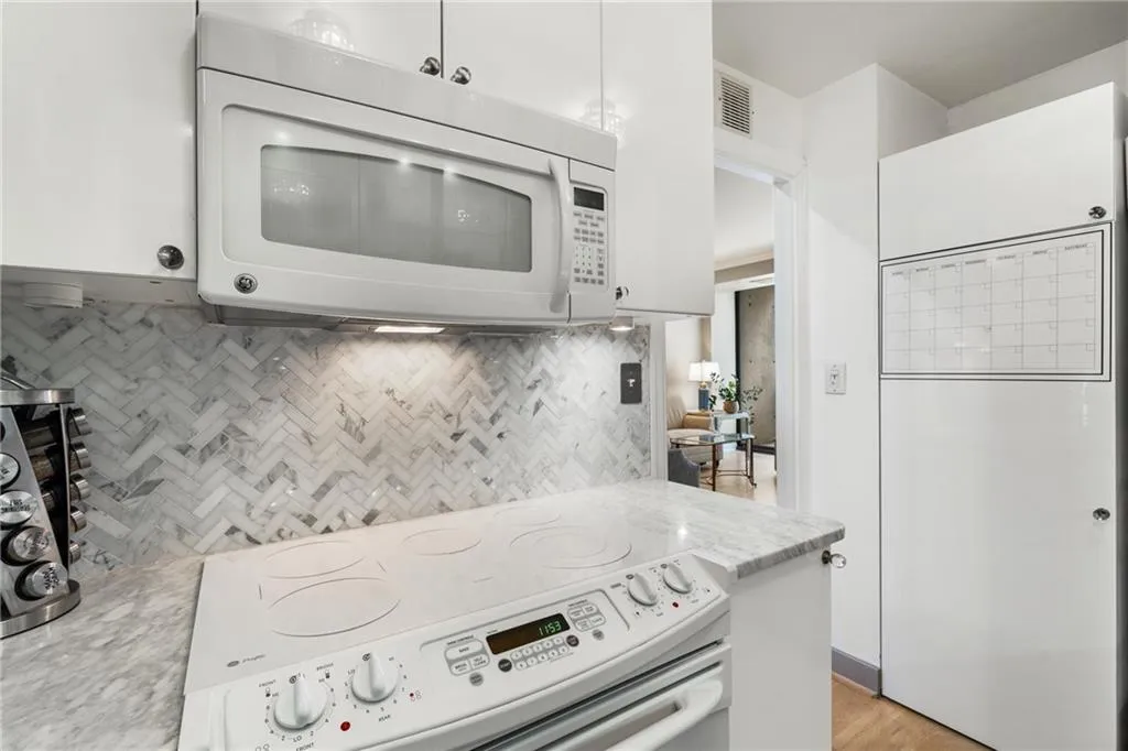 145 15th Street Ne Unit 1430, Atlanta, Georgia 30309, 1 Bedroom Bedrooms, ,1 BathroomBathrooms,Residential,For Sale,145 15th Street Ne Unit 1430,7598302