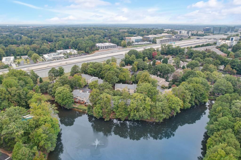 55 Dunwoody Springs Drive, Sandy Springs, Georgia 30328, 2 Bedrooms Bedrooms, ,2 BathroomsBathrooms,Residential,Sold,55 Dunwoody Springs Drive,7288774