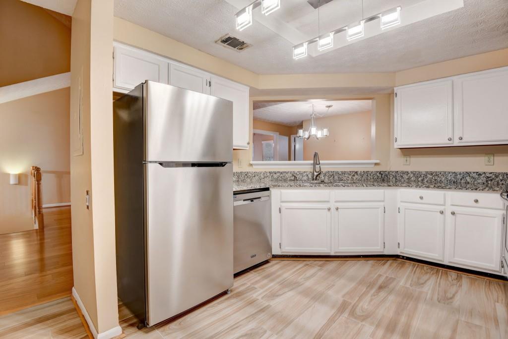 55 Dunwoody Springs Drive, Sandy Springs, Georgia 30328, 2 Bedrooms Bedrooms, ,2 BathroomsBathrooms,Residential,Sold,55 Dunwoody Springs Drive,7288774