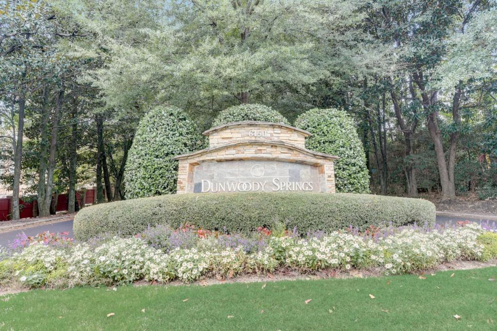 55 Dunwoody Springs Drive, Sandy Springs, Georgia 30328, 2 Bedrooms Bedrooms, ,2 BathroomsBathrooms,Residential,Sold,55 Dunwoody Springs Drive,7288774