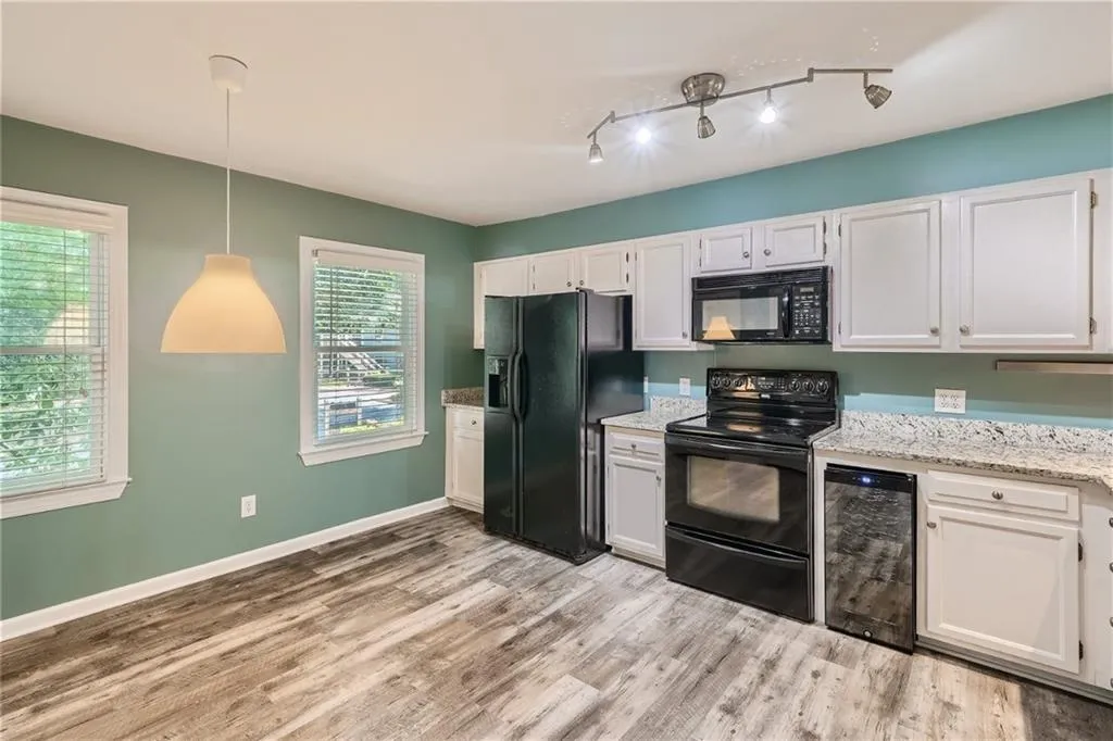 807 Abingdon Way Ne, Atlanta, Georgia 30328, 2 Bedrooms Bedrooms, ,2 BathroomsBathrooms,Residential,Sold,807 Abingdon Way Ne,7249640