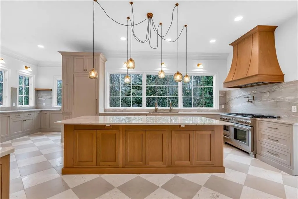 115 Mount Paran Ridge, Atlanta, Georgia 30327, 6 Bedrooms Bedrooms, ,6 BathroomsBathrooms,Residential,For Sale,115 Mount Paran Ridge,7555003